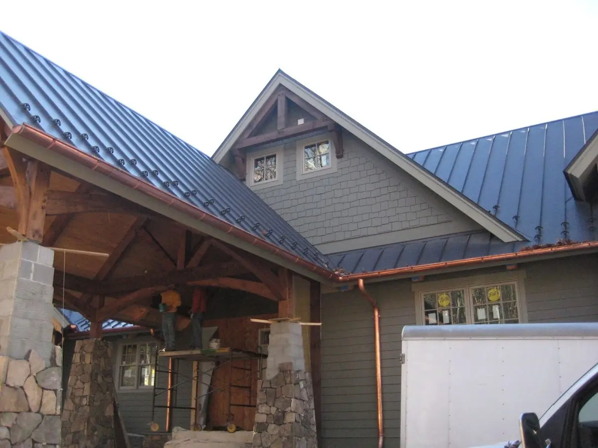Craftsman Roofing team delivering quality roofing work in Southeast Community